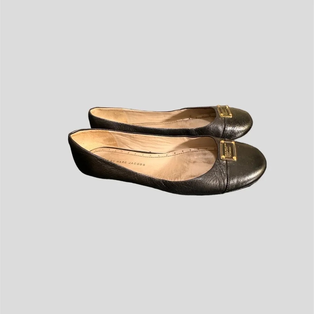 Marc by Marc Jacobs size  38  black flats